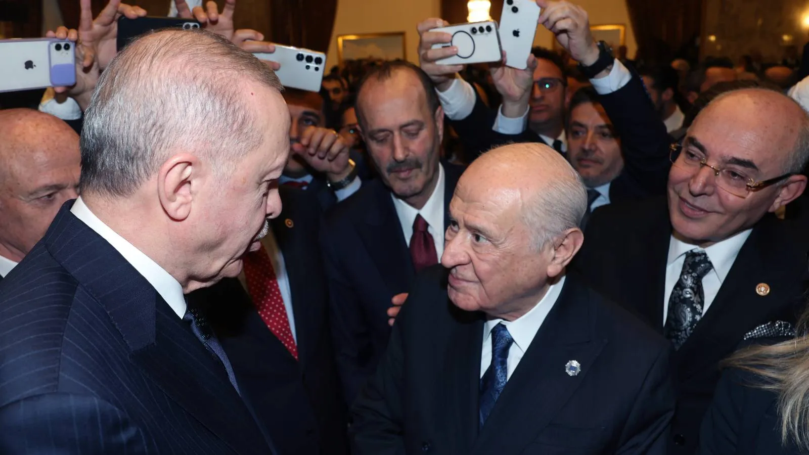 23 Nisan resepsiyonundaki Erdoğan ve Bahçeli görüşmesinin detayları: Planlandı mı, tesadüf mü?