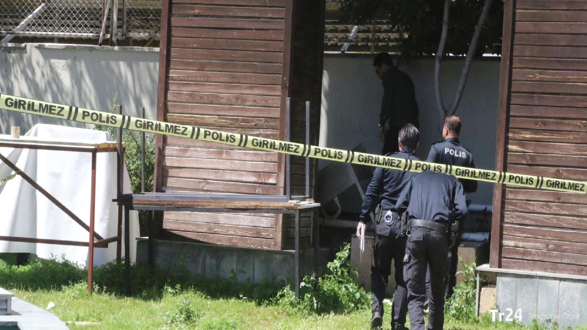 Antalya’da reklam panosundan ceset çıktı: Polis soruşturma başlattı