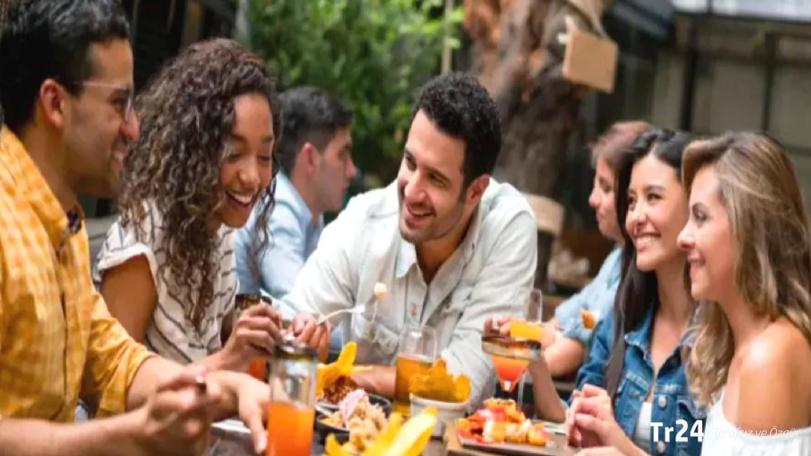 Başkalarıyla bir araya gelmek beynimizi nasıl değiştiriyor?