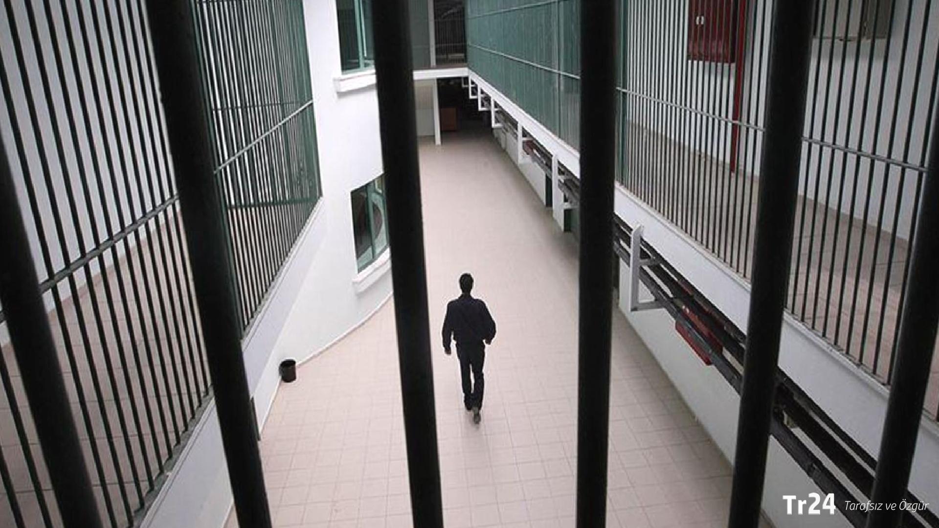 Fransa’da cezaevleri alarm veriyor: Gardiyanlar kapasite krizine karşı greve gitti