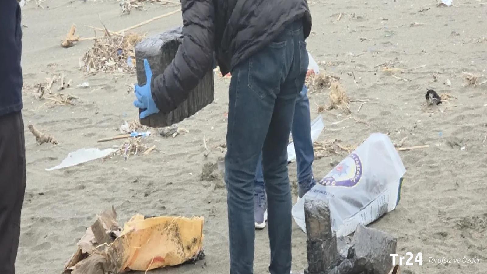 Hatay’da kıyıya uyuşturucu dolu çuval vurdu