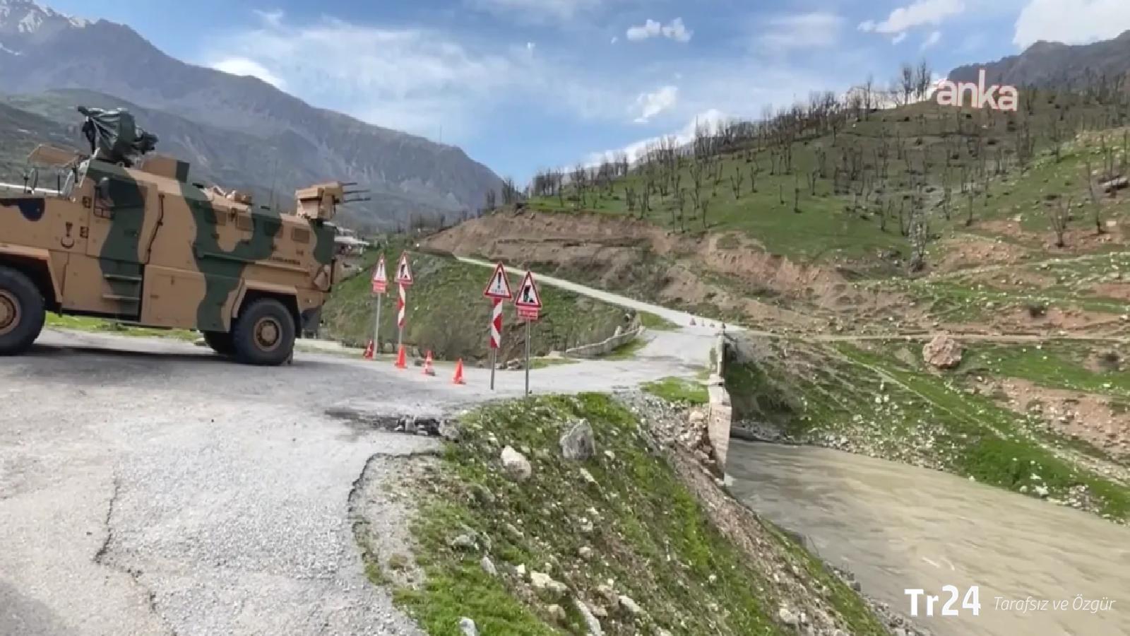 Köprü çöktü, mahalle mahsur kaldı: Öğrenciler 10 gündür okula gidemiyor, hastalar sırtta taşınıyor