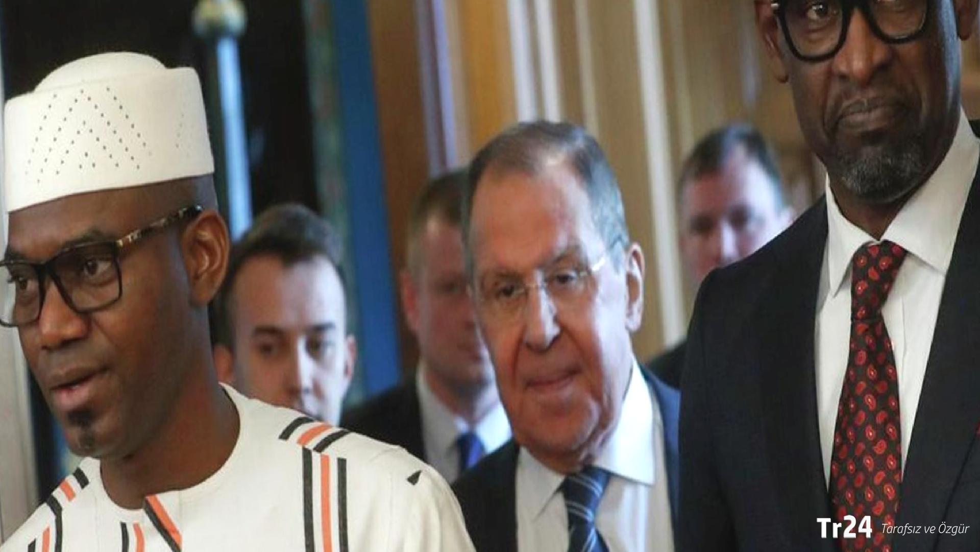 Mali Savunma Bakanı konutuna düzenlenen terör saldırısında öldürüldü