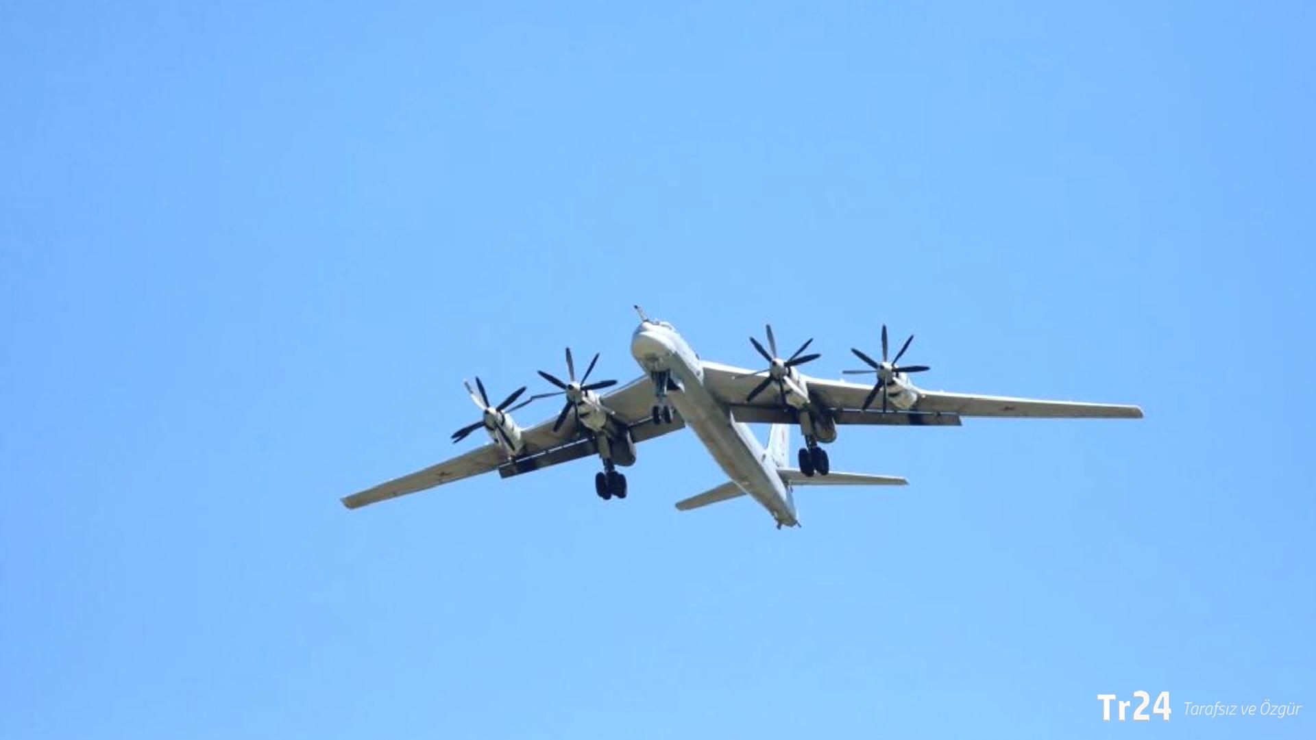 Rus bombardıman uçakları, Barents ve Norveç denizleri üzerinde planlı uçuş yaptı