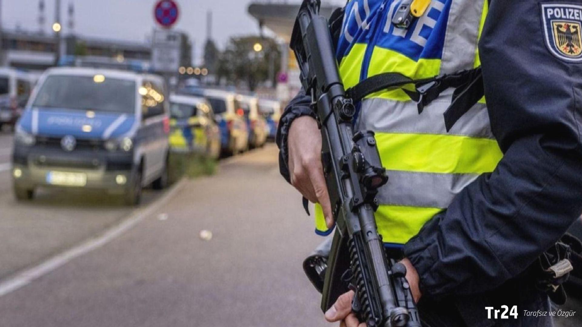 Almanya’nın Leipzig kentinde bir araç kalabalığa daldı: Can kayıpları olabilir