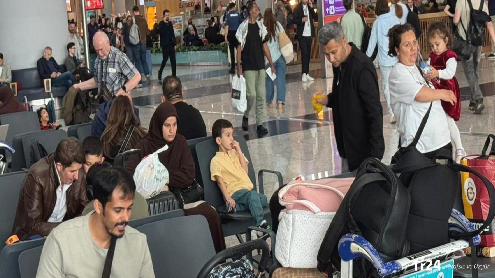 Bayram trafiği başladı: Otoyollar, havalimanları ve otogarlarda tatil yoğunluğu