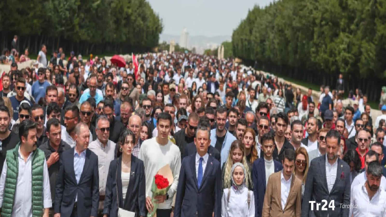 CHP Genel Başkanı Özgür Özel, gençlerle birlikte Kızılay’dan Anıtkabir’e yürüyecek