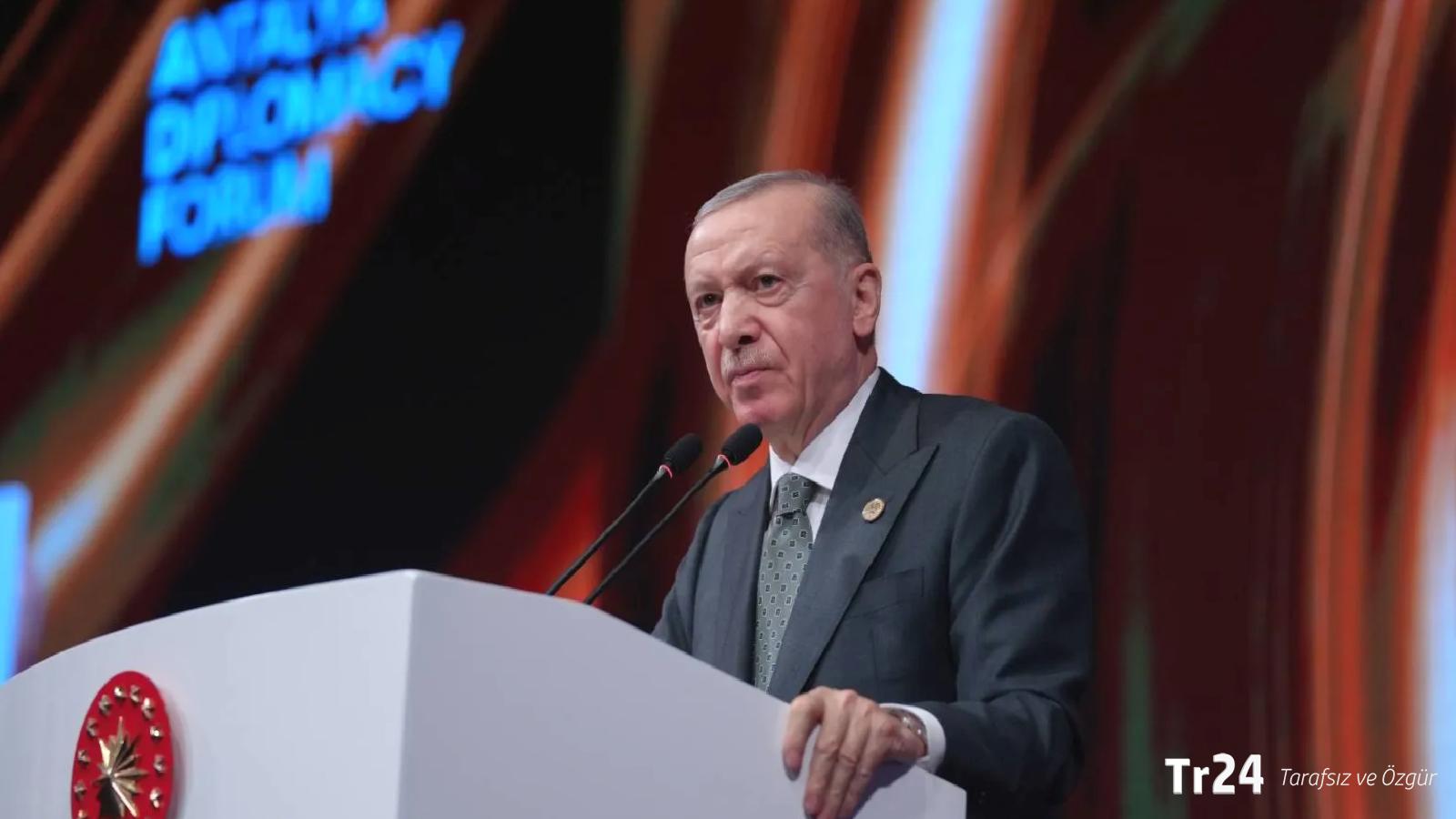 Ertuğrul Özkök | Son anket: Antalya’daki “5 kelime” ve Silivri davaları son 1 ayda halkı nasıl etkiledi?