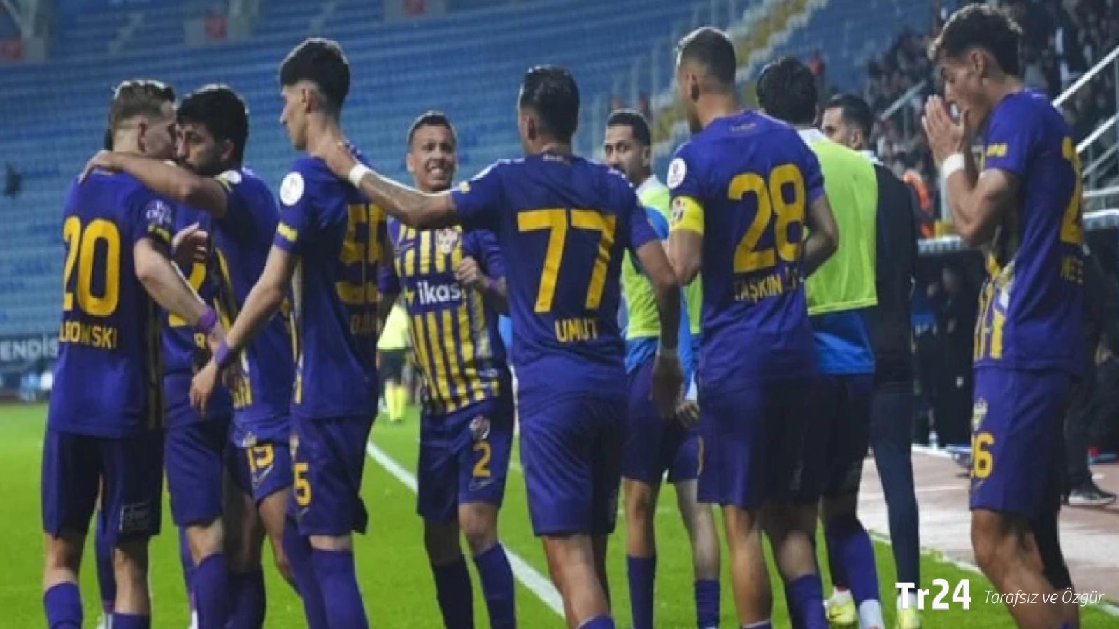 Herkes küme düştü demişti, eski gol kralı ”Umut” verdi!