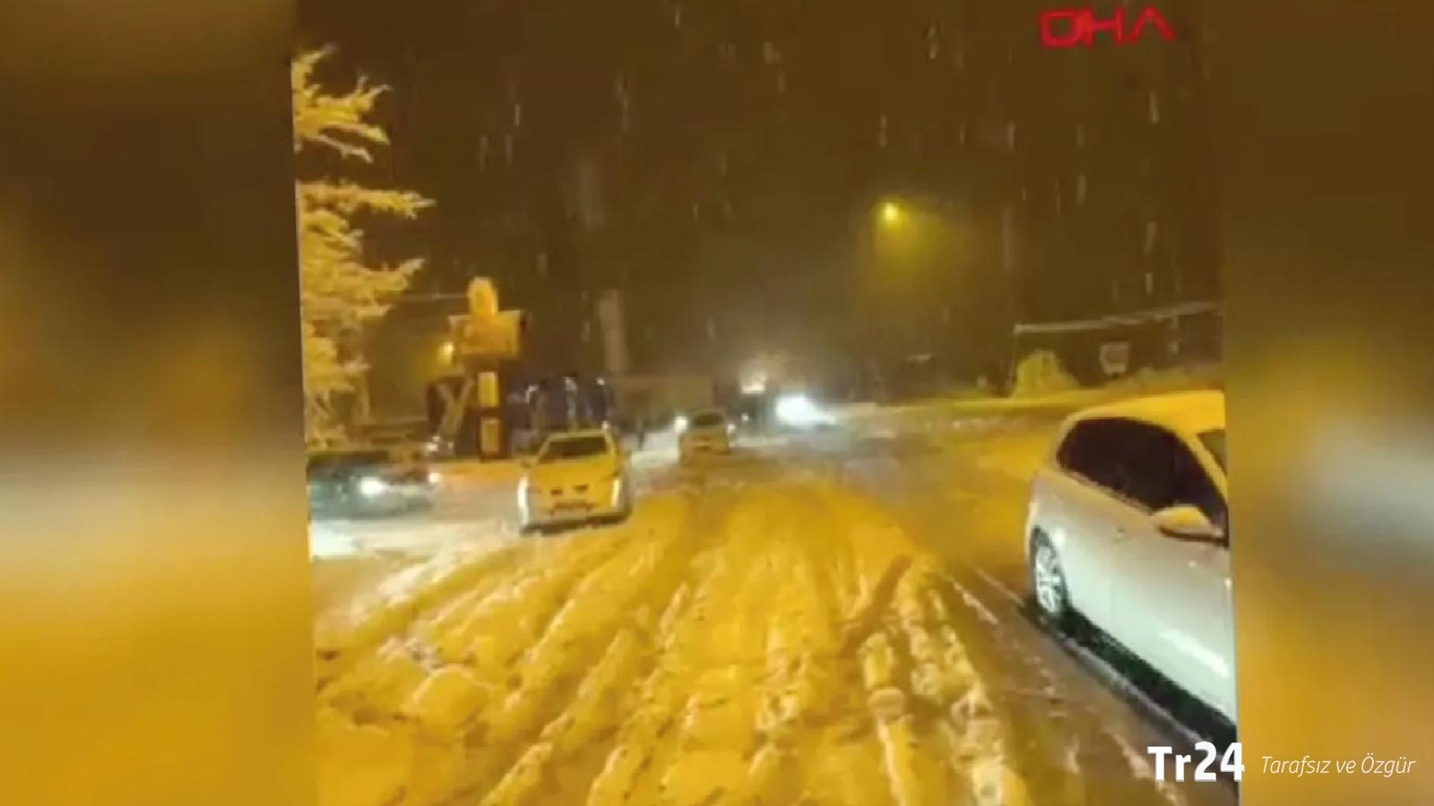 Mayısta kar yolları kapadı, 2 ilçede eğitime bir gün ara verildi