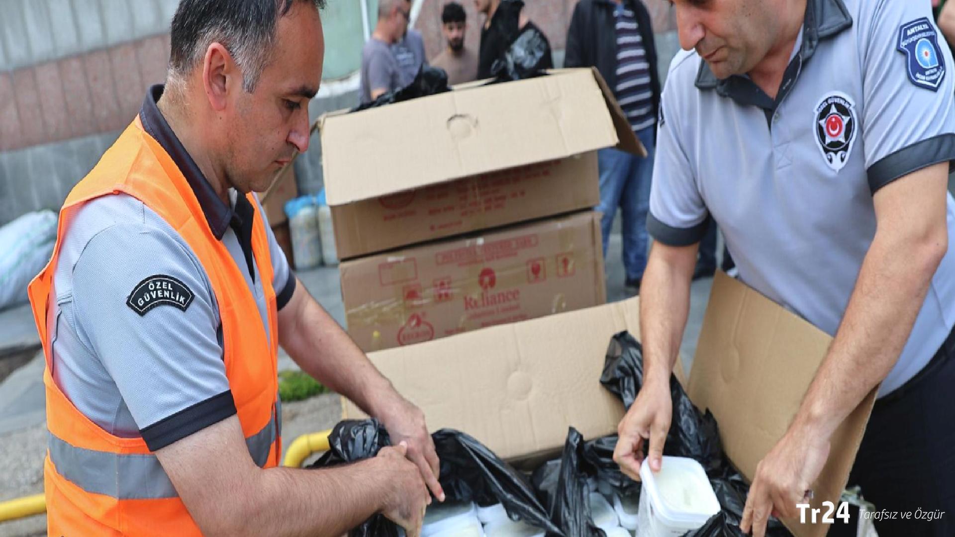 Otobüs bagajından 1 ton yoğurt çıktı: Ekipler yoğurtları imha etti