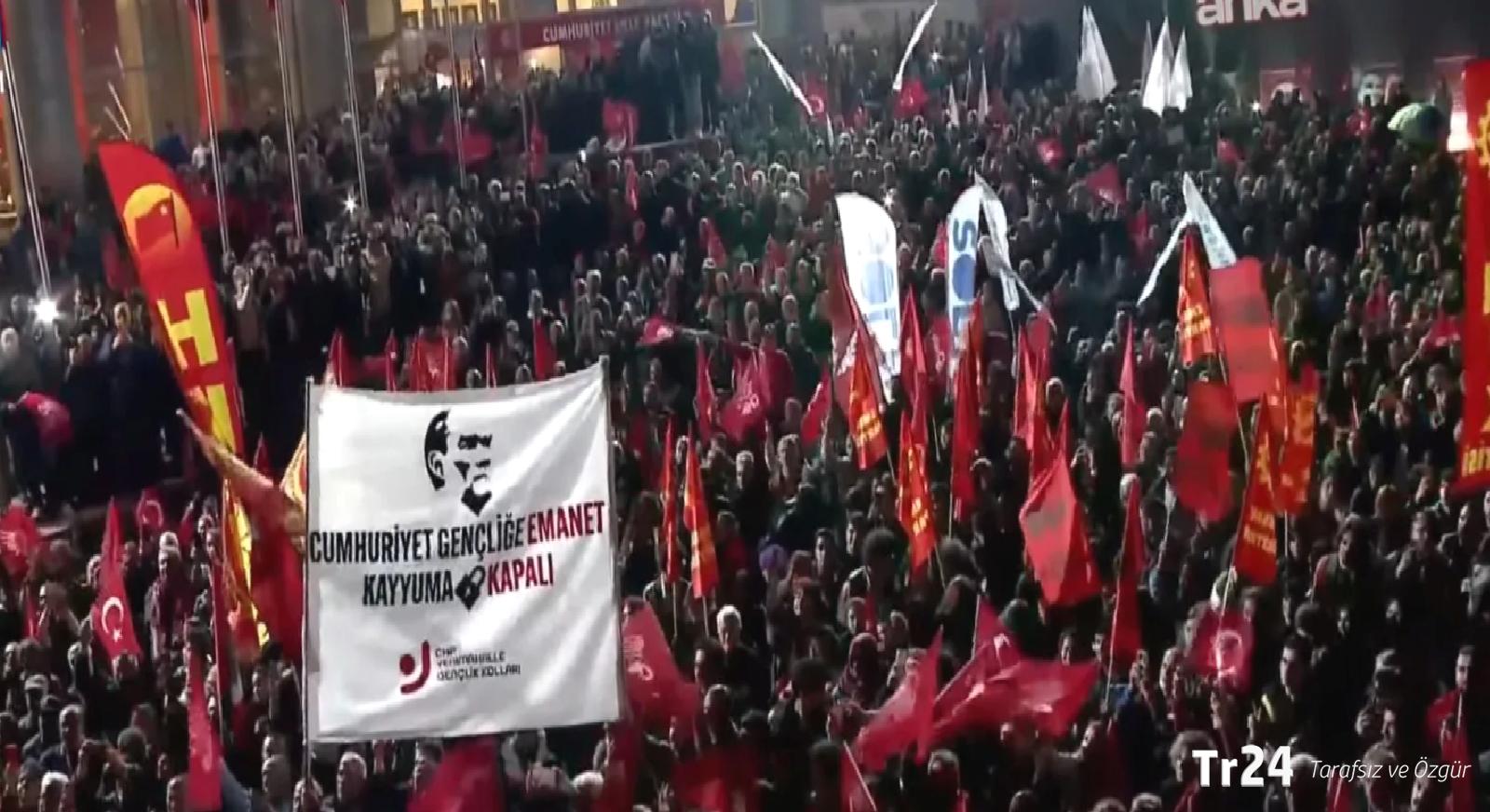 Özel, CHP Genel Merkezi önüne gelen partililere sesleniyor