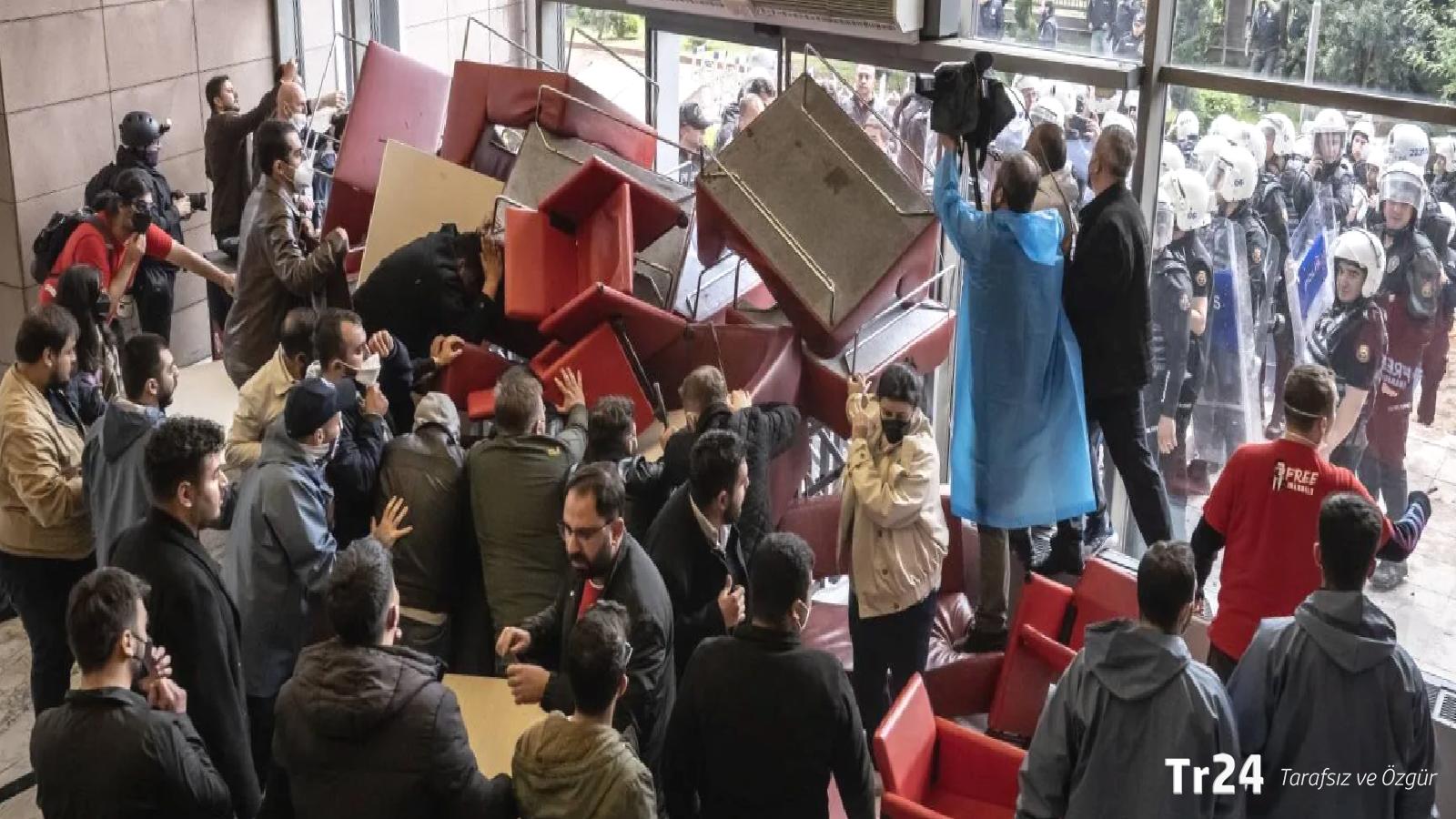 Polis müdahalesiyle tahliye edilen CHP Genel Merkezi’nde neler yaşandı: Murat Emir, “Kadın vekiller yerlerde sürüklendi” dedi, Mahir Polat, “Başımıza taş attılar” diye anlattı