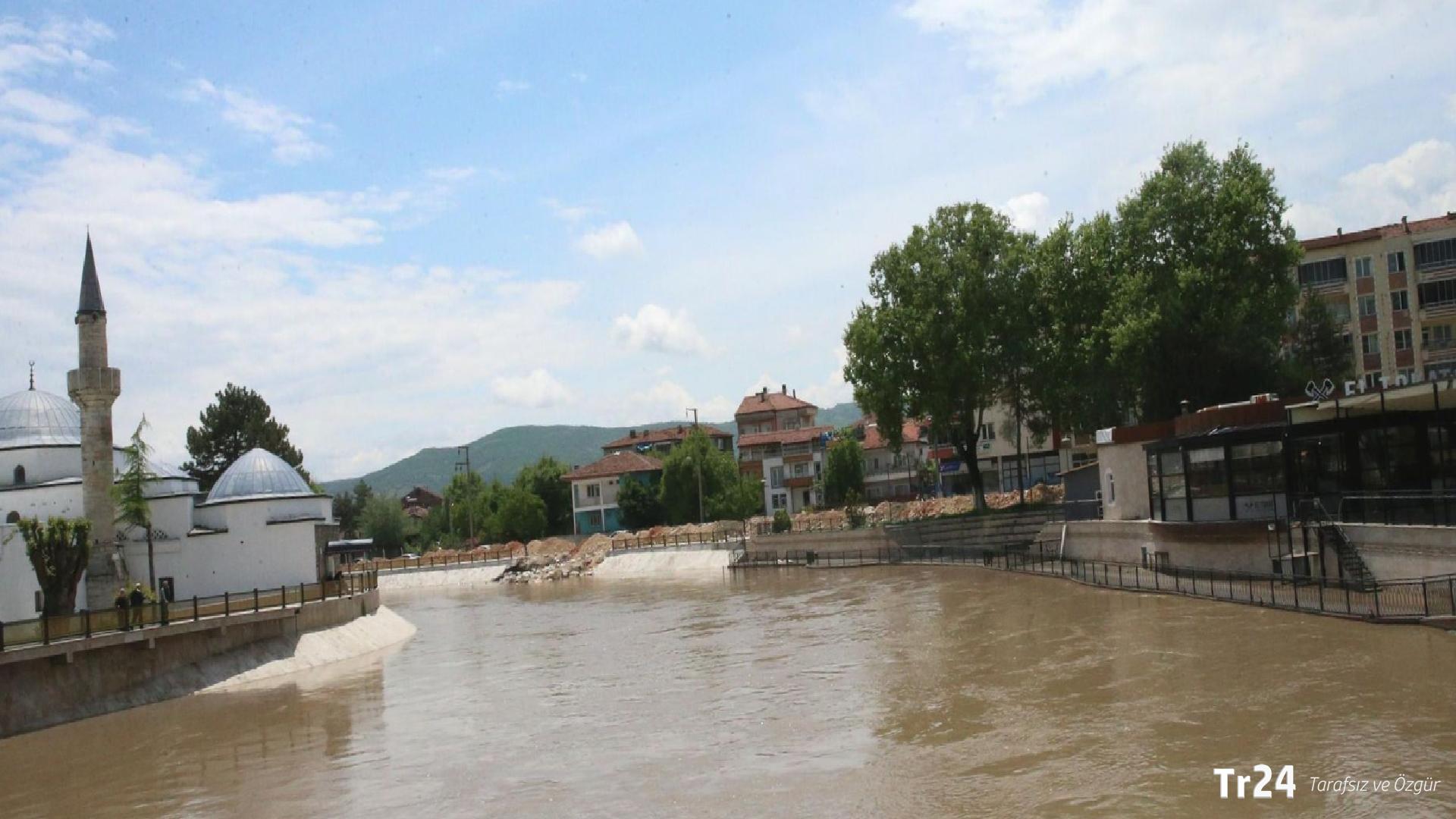 Tokat’ın ilçelerinde taşkın riski nedeniyle çalışmalar devam ediyor