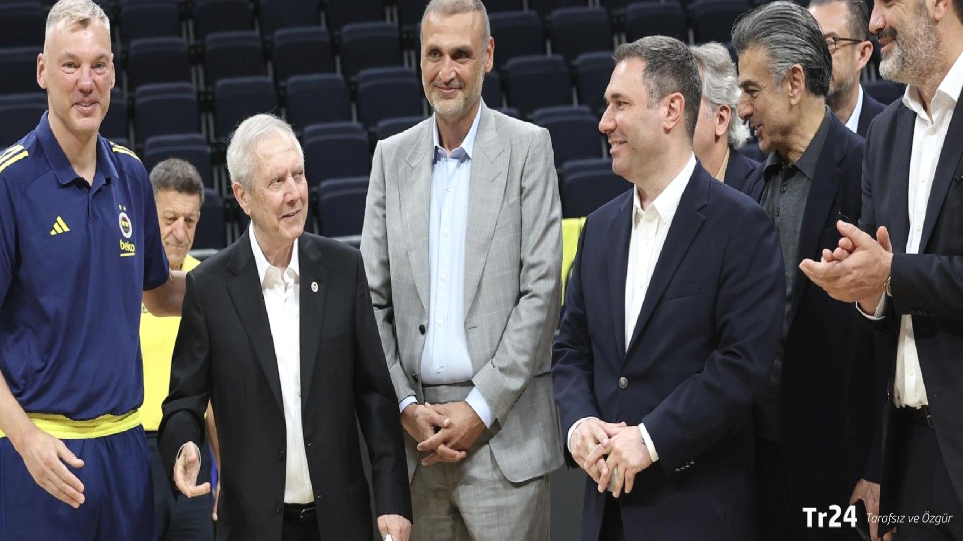 Aziz Yıldırım, Fenerbahçe Beko’yu ziyaret etti