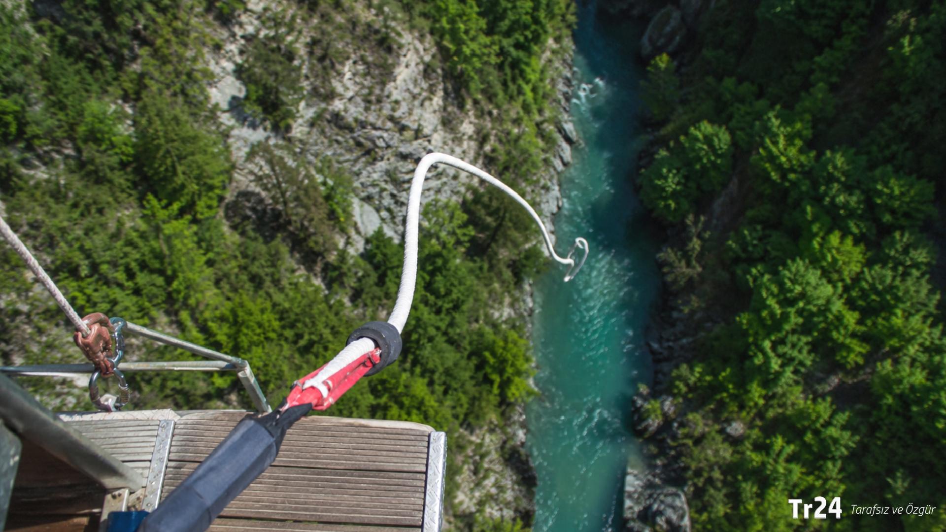 Brezilya’da bungee jumping faciası: Halatını bağlamadan 40 metreden aşağı attılar, 21 yaşındaki kadın hayatını kaybetti