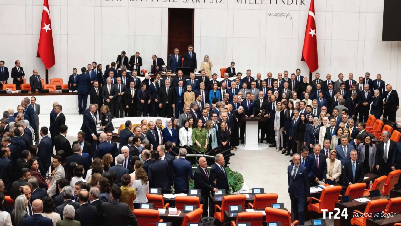 Hürriyet yazarı Selvi: Yeni Parti’ye daha çok operasyonlar çekilir; parti siyaseten hamile kaldı, ileride bir doğum gerçekleşir
