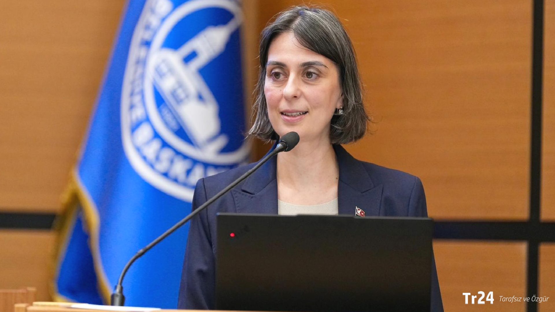 Üsküdar Belediye Başkanı Sinem Dedetaş görevden uzaklaştırıldı